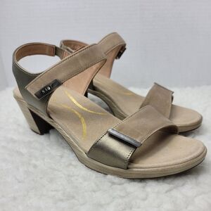 Naot Intact Women's Sandals Size 9 Adjustable Leather Straps Heel Comfort Beige